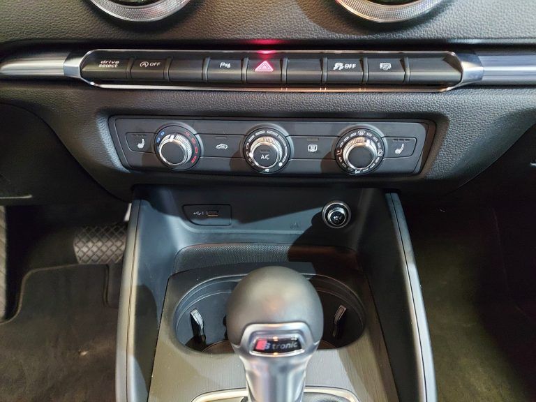 Audi A3 SPORT 1.6TDI 116CV STRONIC